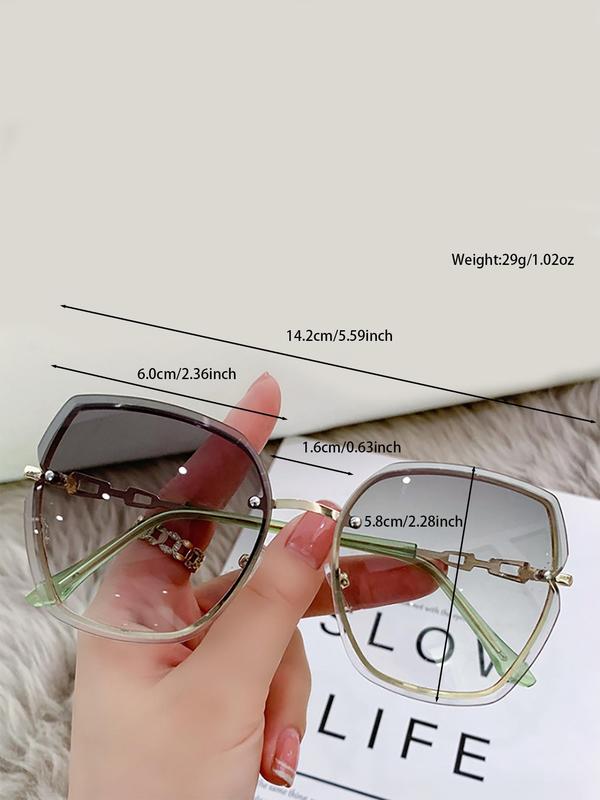 Vintage Ombre Tinted Lens Sunglasses for Women Back To School, Retro Outdoor Large Size Square Frame Fashion Sunglasses, Summer Sun Protection Sunglass Trends 2024 for Driving