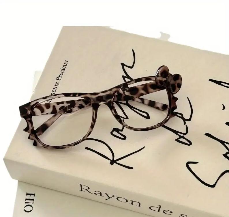 Kitty Whiskers Plastic Lenless Retro Round Eyeglass Frame with Leopard Print Design