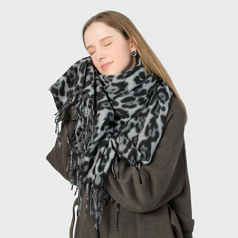 2024 fall and winter new leopard print scarf female warm hundred cozy fashion faux cashmere shawl scandinavian shawl