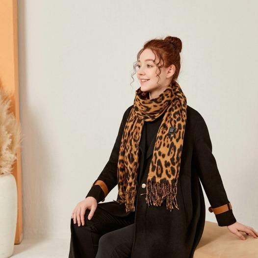 Women's Heated Scarf with Leopard Print Design, USB Rechargeable Neck Heating Pad, 3 Temperature Settings, Soft and Washable Material